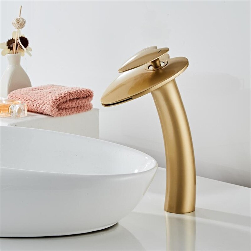 Brushed Gold Heart Shaped Waterfall Faucet Brushed Gold Heart Shaped Waterfall Faucet